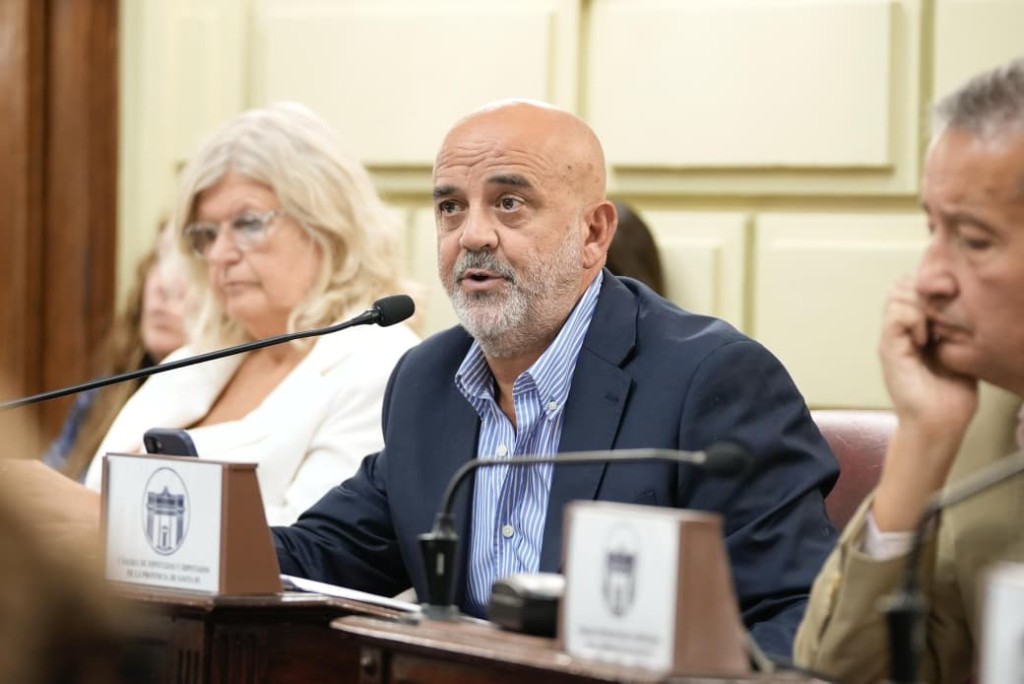 Proponen que la incorporaci&oacute;n de energ&iacute;as renovables en la obra p&uacute;blica provincial sea obligatoria