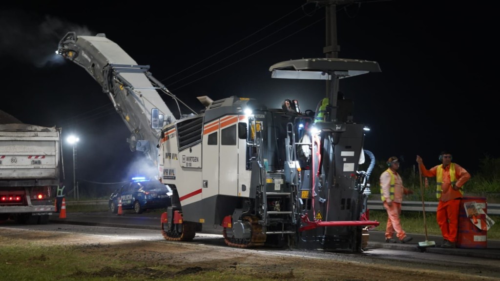 Provincia avanza en la reparaci&oacute;n y repavimentaci&oacute;n de Autopista en la salida de la ciudad de Santa Fe