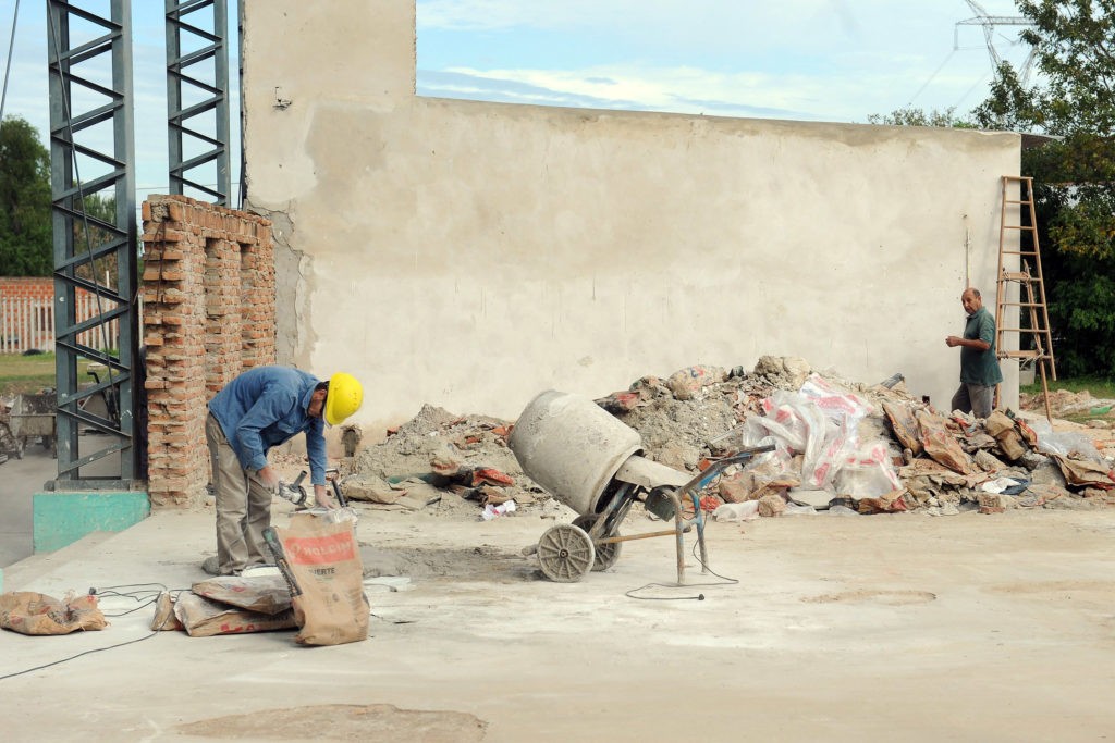 Jatón supervisó obras en la Estación de Alto Verde