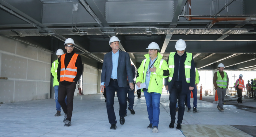 Perotti recorri&oacute; las obras de la Nueva Terminal Flexible en el Aeropuerto Internacional de Rosario