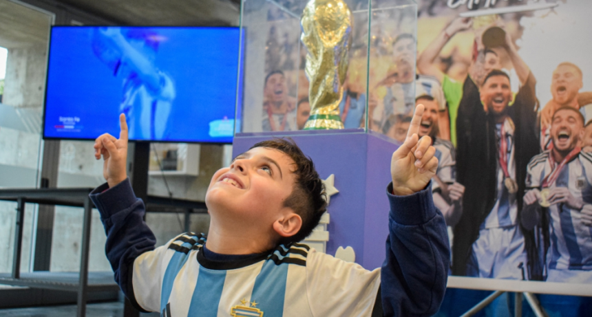 Más de 7.000 personas visitaron la Copa del Mundo en la ciudad de Santa Fe