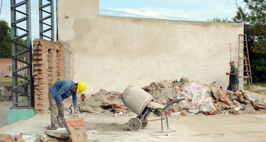 Jatón supervisó obras en la Estación de Alto Verde
