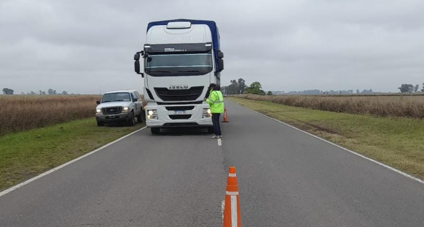 Vialidad Provincial mult&oacute; a un cami&oacute;n con 50 toneladas de exceso de carga