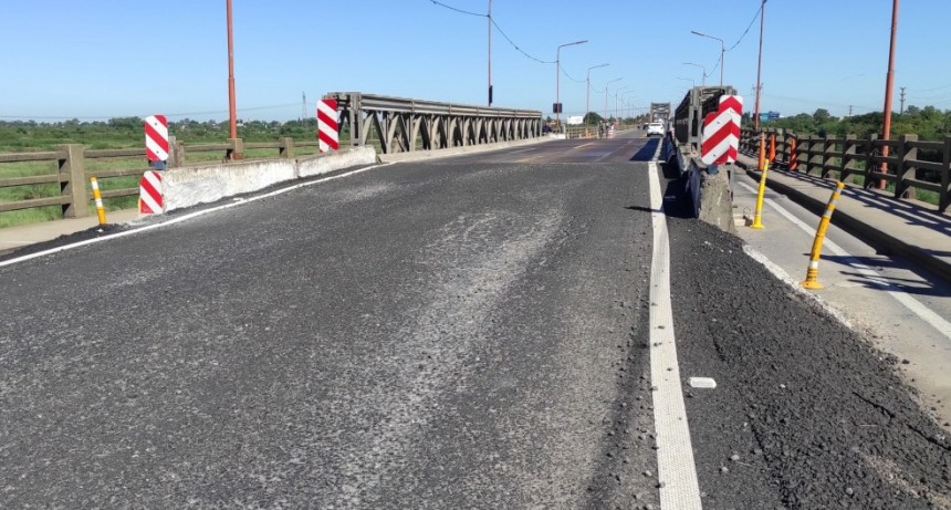 Vialidad Nacional monta las primeras estructuras para reparar el Puente Carretero