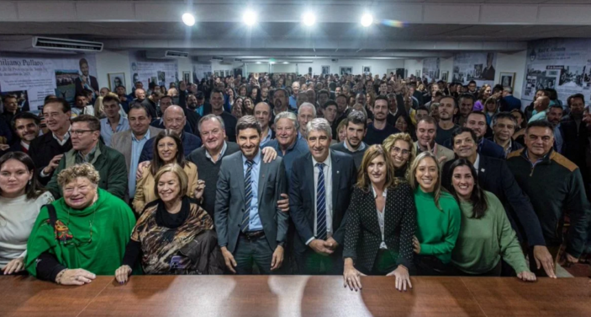 Felipe Michlig asumi&oacute; su 4to. mandato como Pte. de la UCR Provincial y qued&oacute; inaugurado el &ldquo;Sal&oacute;n de actos Ra&uacute;l Alfons&iacute;n&rdquo;