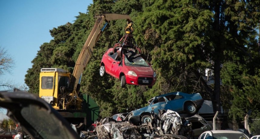 Provincia finaliz&oacute; la compactaci&oacute;n de m&aacute;s de 300 veh&iacute;culos decomisados