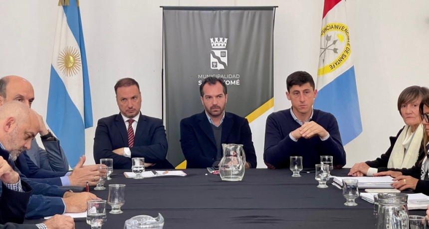 Santo Tom&eacute;: Weiss Ackerley y el ministro Enrico encabezaron un encuentro para abordar la situaci&oacute;n del Puente Carretero