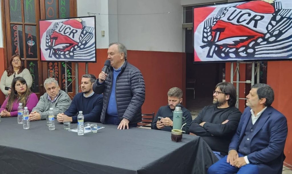Felipe Michlig anunció la regularización dominial y puesta en valor del edificio del comité departamental de la UCR Rosario