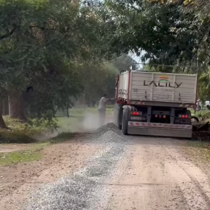 Avanzan los trabajos de mejora de calles en Sauce Viejo con apoyo provincial