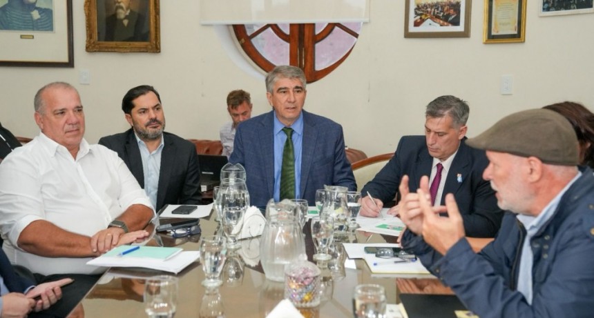 Provincia ofreci&oacute; a los estatales una compensaci&oacute;n por meses anteriores y un aumento trimestral del 8 %