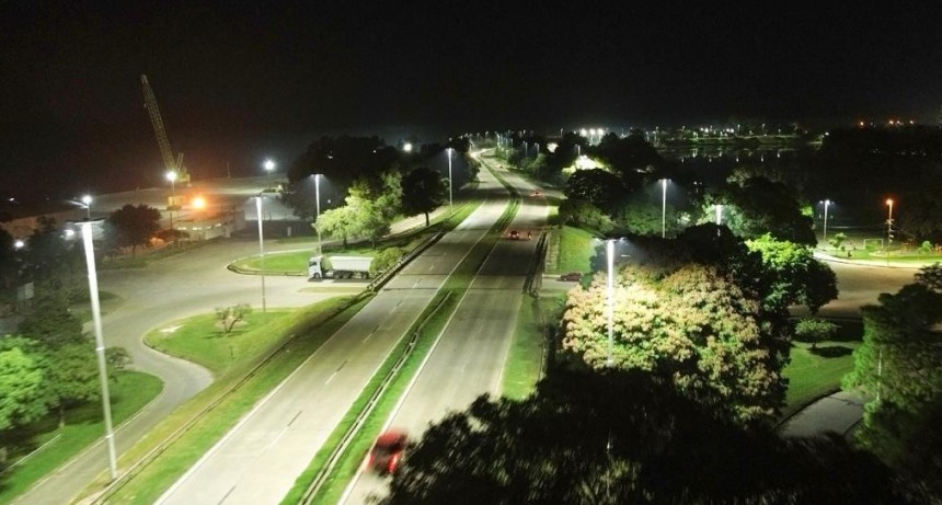 Lo que no hizo Naci&oacute;n, lo est&aacute; haciendo Provincia: avanza la nueva iluminaci&oacute;n led en Circunvalaci&oacute;n Santa Fe