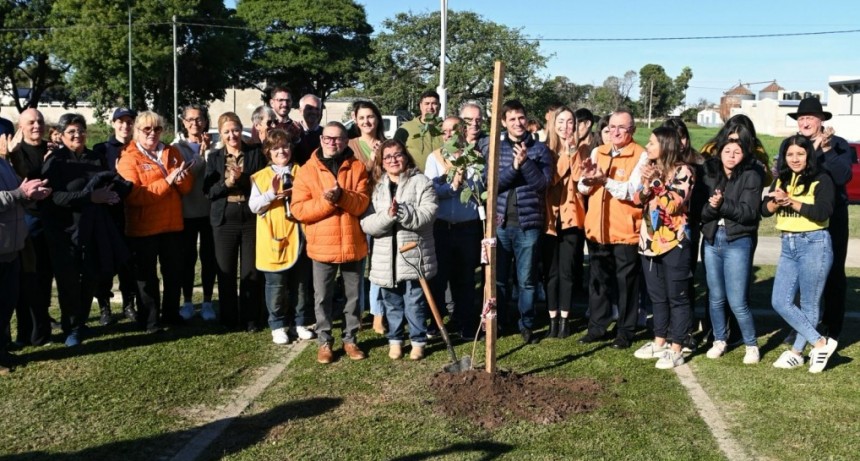 Santa Fe homenajea a 1.300 donantes de &oacute;rganos con la plantaci&oacute;n de &aacute;rboles en todo el territorio provincial