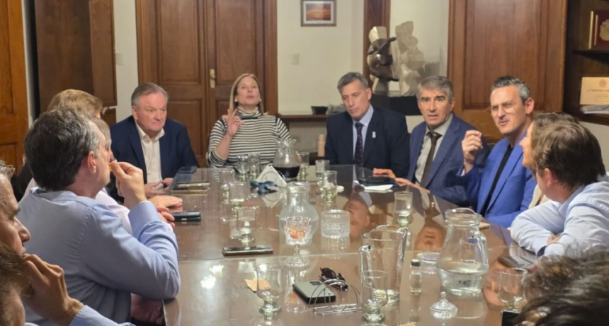 El Bloque de senadores de &ldquo;Unidos&rdquo; mantuvo una reuni&oacute;n de trabajo con los ministros Bastia y Olivares