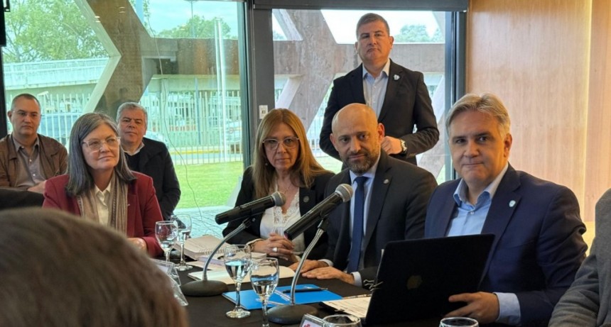 En una jornada in&eacute;dita, Santa Fe mostr&oacute; sus puertos a C&oacute;rdoba para atraer clientes y consolidarse como polo exportador