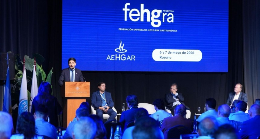 Pullaro recibi&oacute; un reconocimiento de la hoteler&iacute;a nacional por el plan de seguridad que transform&oacute; Rosario