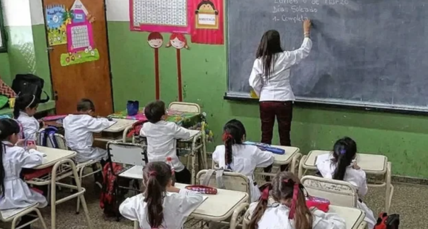Asistencia Perfecta: m&aacute;s de 66 mil docentes, directivos, secretarios, preceptores y asistentes escolares cobran el incentivo mensual de abril 