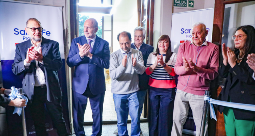 Perotti reinagur&oacute; la sala de periodistas de la Casa de Gobierno
