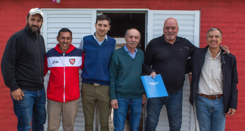 La Provincia entreg&oacute; aportes al Club Independiente de Santo Tom&eacute;