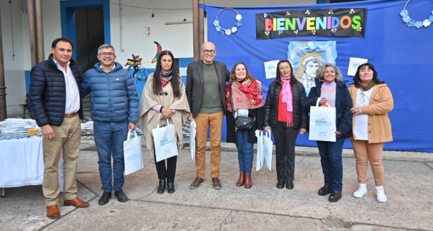 El Ministerio de Educaci&oacute;n inici&oacute; la l&iacute;nea de acci&oacute;n "De la Patria M&iacute;a"