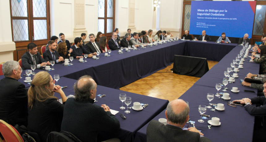 La Provincia realiz&oacute; el segundo encuentro de la Mesa de Di&aacute;logo por la Seguridad Ciudadana