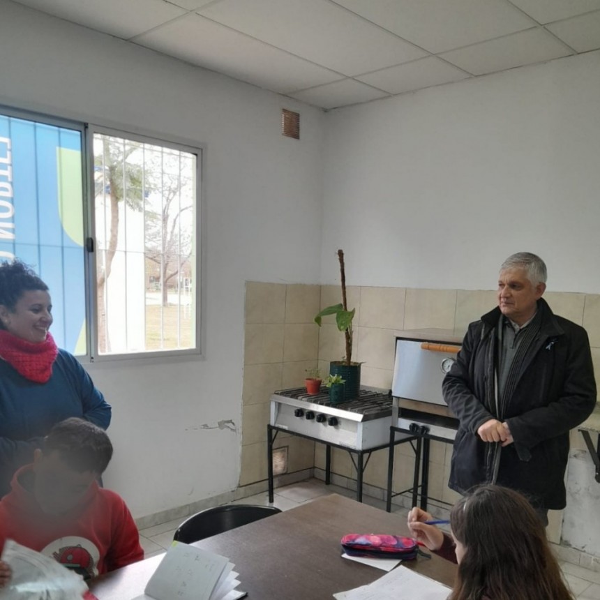 Sauce Viejo: el intendente Mario Papaleo visit&oacute; el taller de acompa&ntilde;amiento escolar