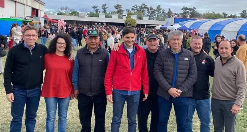 Borla recibi&oacute; a Pullaro y juntos recorrieron la Feria de Tiro en San Justo
