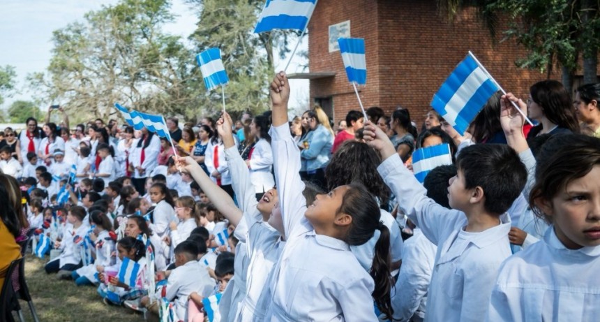 De la mano de Provincia, estudiantes santafesinos recorren los Caminos de Belgrano para celebrar el D&iacute;a de la Bandera