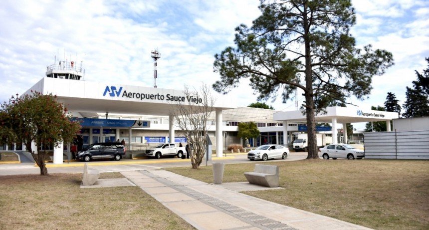 El aeropuerto de Sauce Viejo sumar&aacute; vuelos diarios a Buenos Aires y asoma la posibilidad de una ruta hacia Asunci&oacute;n