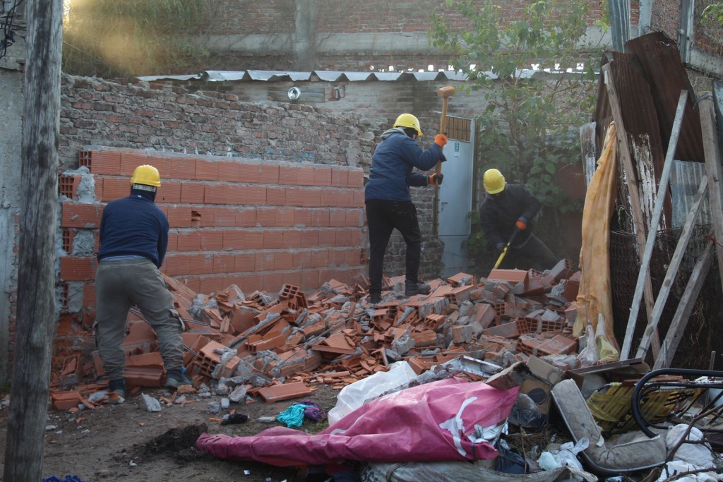 Microtráfico: derribaron un búnker de drogas en pleno barrio Villa del Parque en Santa Fe 
