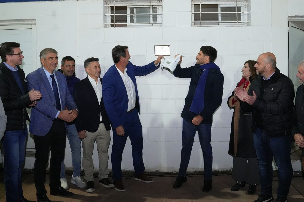 Pullaro inauguró obras de iluminación en el predio de la Liga Santafesina de Fútbol