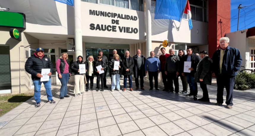 Sauce Viejo: decenas de familias recibieron la escritura de su vivienda tras a&ntilde;os de espera