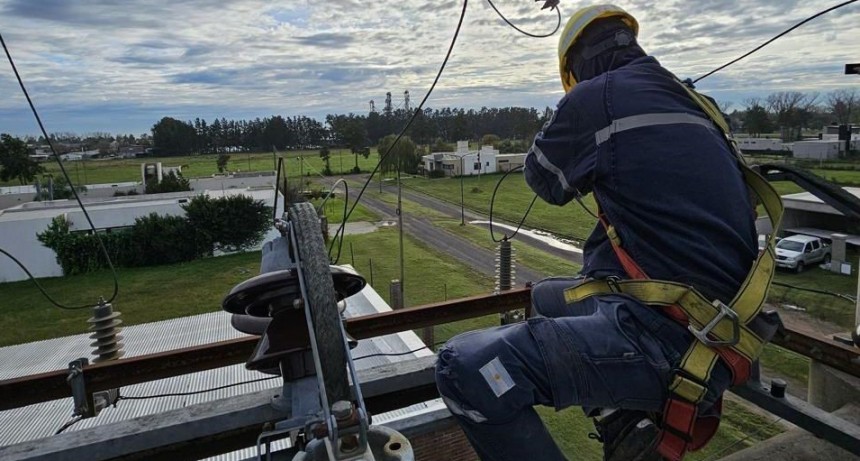 La EPE invierte 10 mil millones de pesos en la compra de m&aacute;s de 300 transformadores