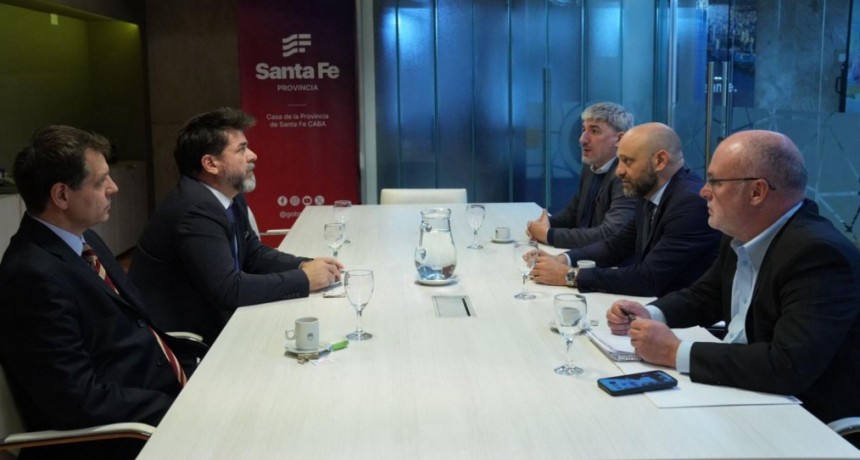 Santa Fe avanza en una agenda com&uacute;n con la operadora del puerto de La Plata para potenciar el comercio exterior