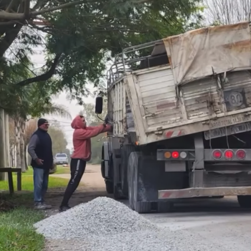 La Municipalidad de Sauce Viejo mejora la transitabilidad en Altos del Sauce