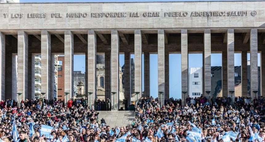 Turismo: el fin de semana de la Bandera dej&oacute; $ 7.600 millones en la provincia