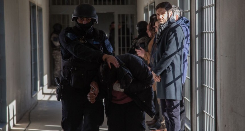 Hist&oacute;rico: Provincia vaci&oacute; de presos las comisar&iacute;as de Rosario y los traslad&oacute; a la flamante Sub Unidad 4 del Complejo Penitenciario