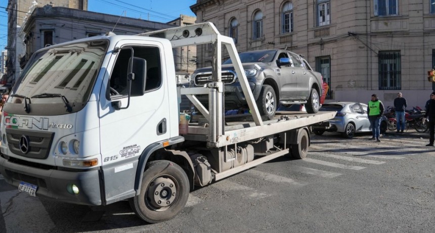 Provincia comenz&oacute; a retirar de las comisar&iacute;as de Santa Fe los veh&iacute;culos secuestrados por il&iacute;citos