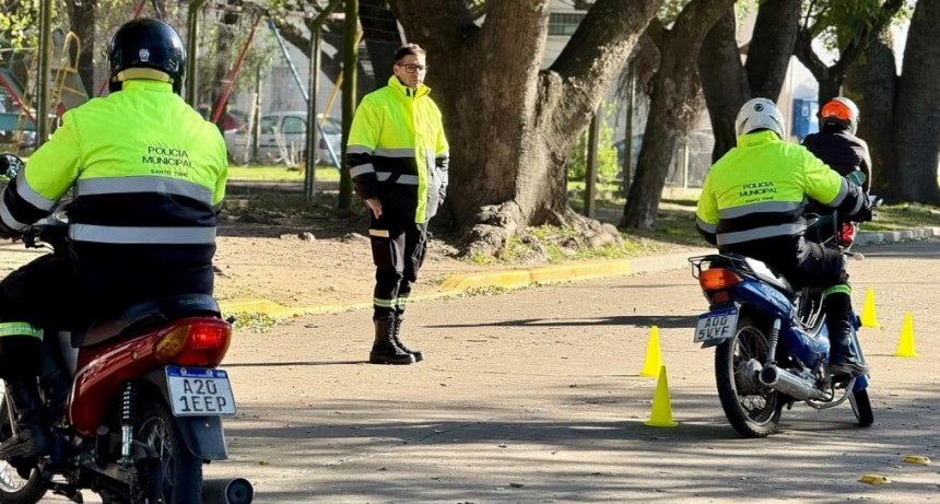 Santo Tom&eacute;: inspectores de tr&aacute;nsito se capacitaron en el programa de &ldquo;Formaci&oacute;n de Formadores en Conducci&oacute;n Segura de Motos&rdquo;
