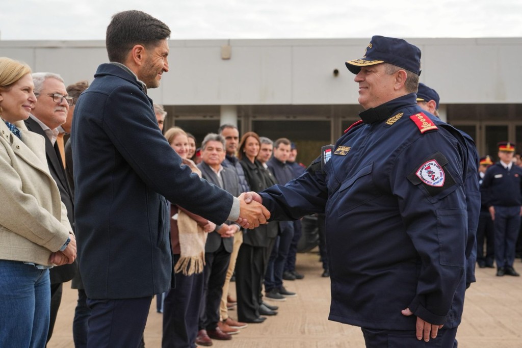 Pullaro en el D&iacute;a del Bombero Voluntario: &ldquo;Sentimos orgullo por ustedes y por eso invertimos para que sean los m&aacute;s preparados y equipados de la Argentina&rdquo;