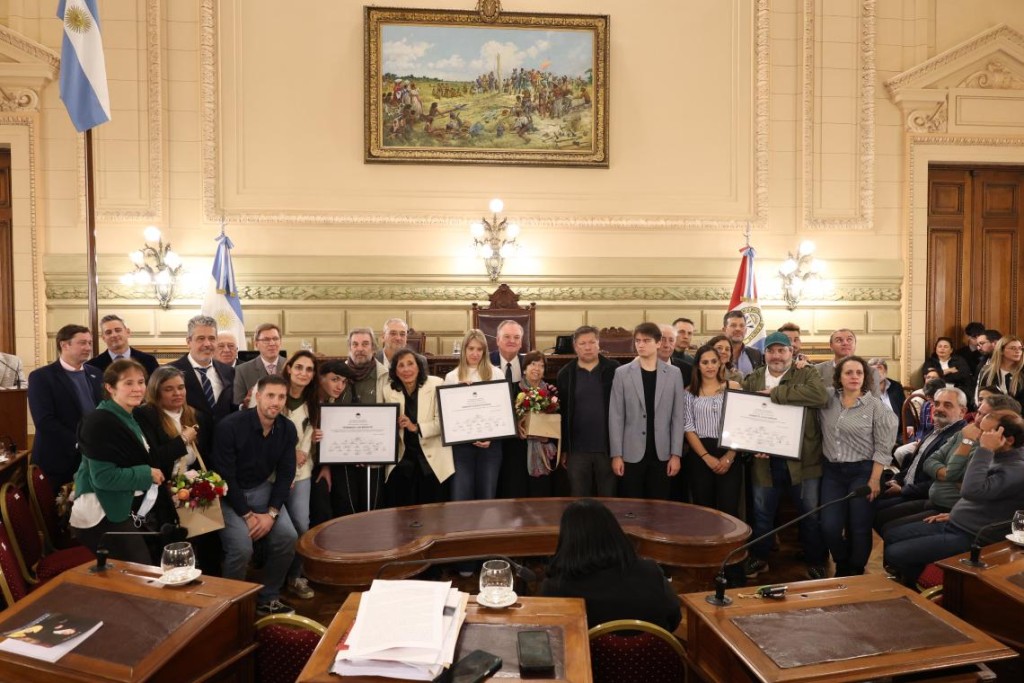 El Senado homenaje&oacute; a tres prestigiosos periodistas parlamentarios