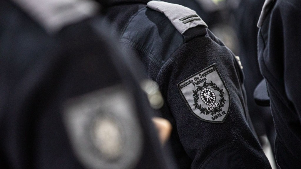 Santa Fe quiere sumar 1.400 nuevos polic&iacute;as y ofrece becas de hasta 500.000 pesos para la formaci&oacute;n