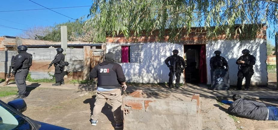 Santa Fe y Santo Tom&eacute;: tres detenidos por microtr&aacute;fico y el secuestro de coca&iacute;na, marihuana y una sustancia reactiva para anfetamina