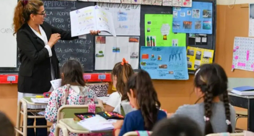 Asistencia Perfecta: m&aacute;s de 63 mil docentes, directivos, secretarios, preceptores y asistentes escolares cobrar&aacute;n el incentivo mensual de mayo