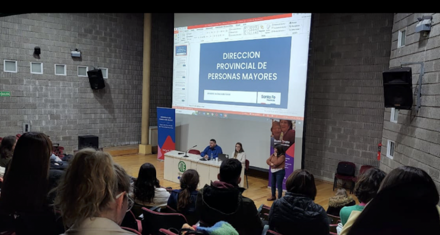 La Provincia llev&oacute; adelanta jornadas de capacitaci&oacute;n para equipos locales en el marco del Mes del Buen Trato