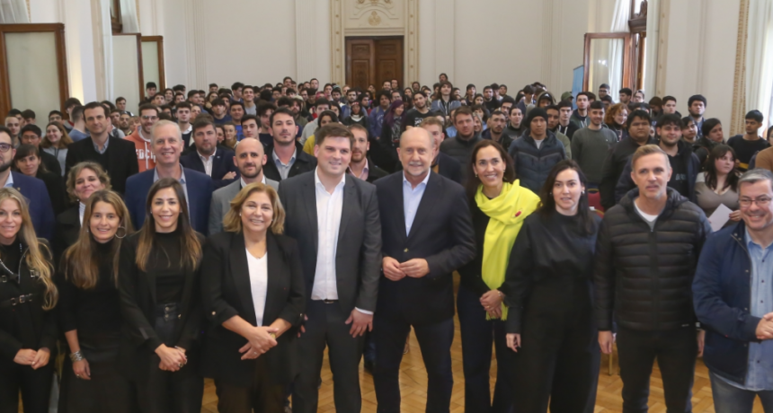 Perotti: &ldquo;Santa Fe da un paso enorme en la capacitaci&oacute;n de su gente, cuidando y potenciando nuestros talentos"