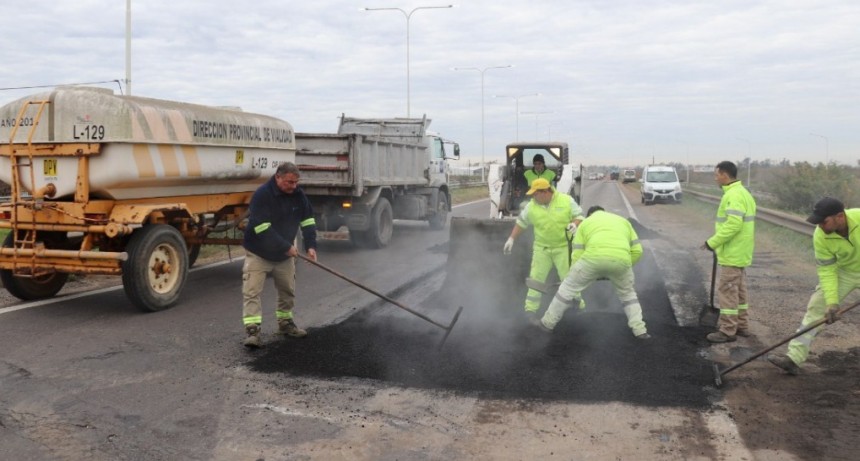 Avanzan las obras de reparaci&oacute;n de calzada en distintos trampos de la Autopista Santa Fe-Rosario