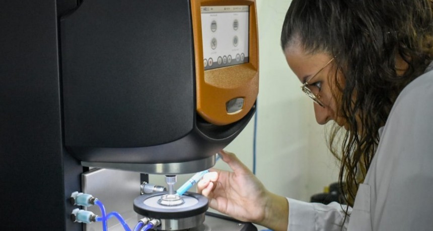 La Provincia adjudic&oacute; becas a mujeres estudiantes de ingenier&iacute;a para que puedan finalizar sus carreras de grado