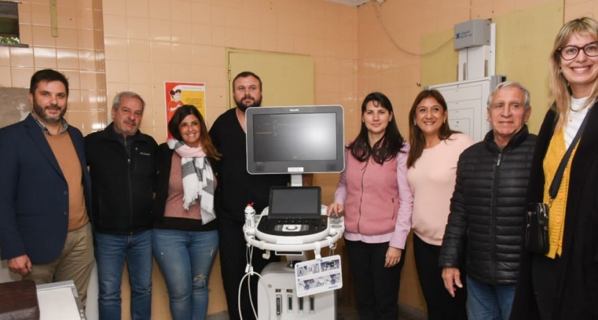 Daniela Q&uuml;esta entreg&oacute; un ec&oacute;grafo de alta definici&oacute;n al Hospital SAMCo
