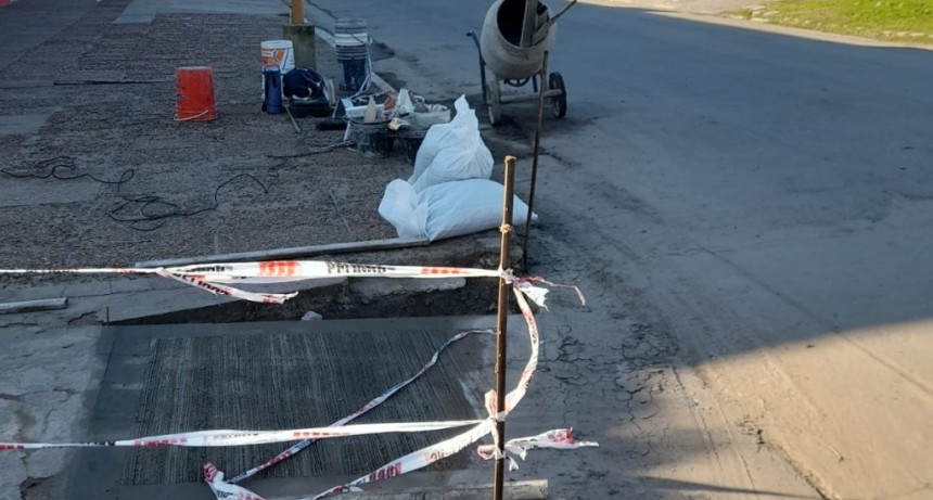 Contin&uacute;an los trabajos de adecuaci&oacute;n de veredas para movilidad inclusiva en Sauce Viejo