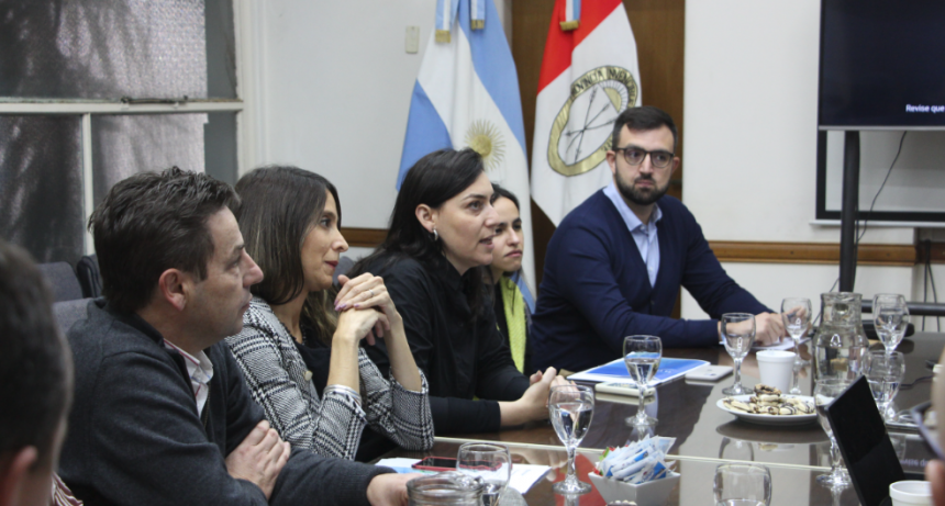 Santa Fe se reuni&oacute; con representantes del Banco Interamericano de Desarrollo